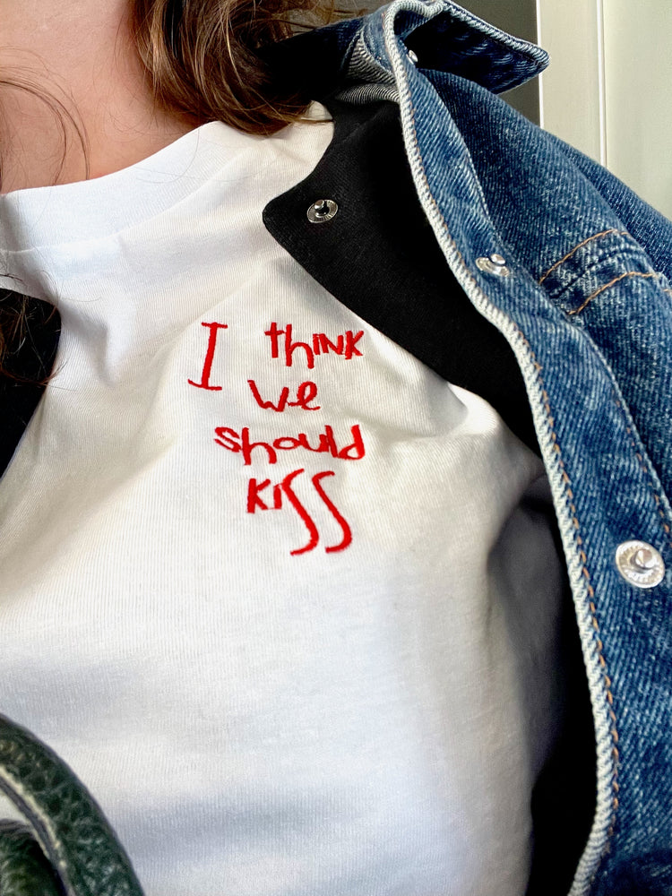 I THINK WE SHOULD KISS T-Shirt / Me-Version (Adults)