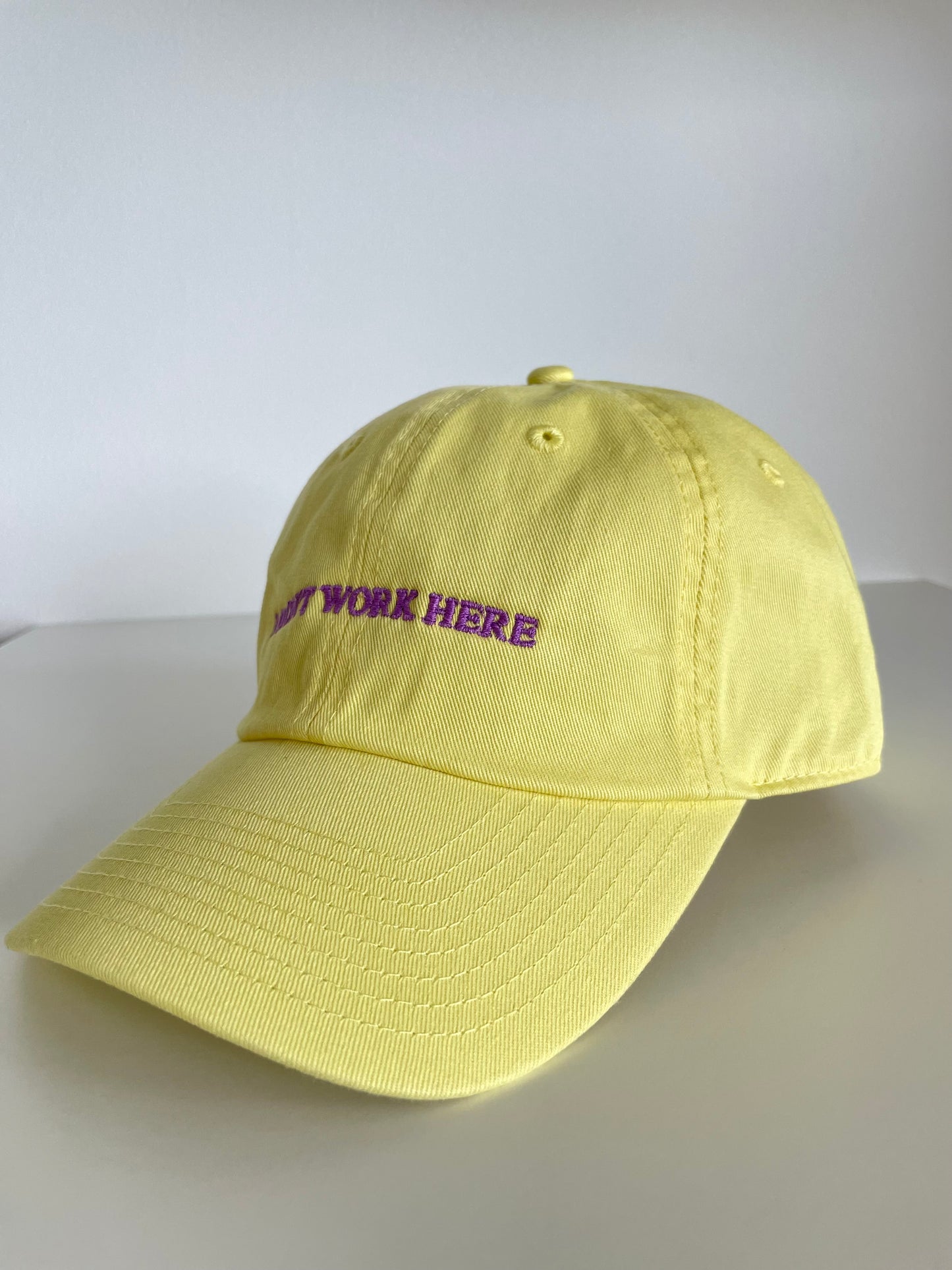 Cap I DON'T WORK HERE