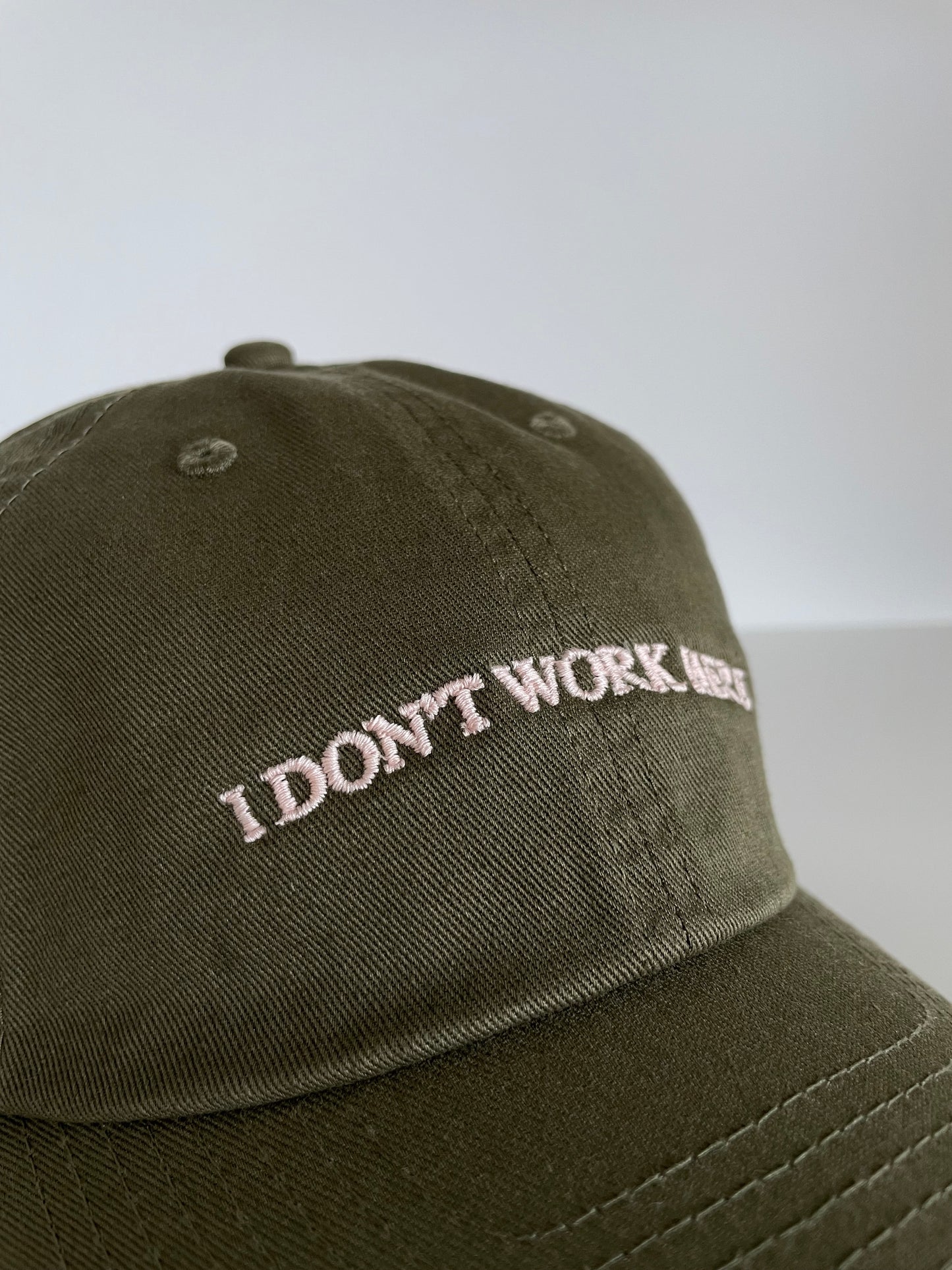 Cap I DON'T WORK HERE