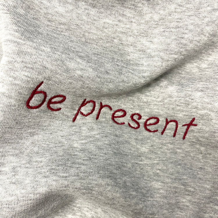 Pretty Christmas Sweater "be present" / Me-Version (Adults)